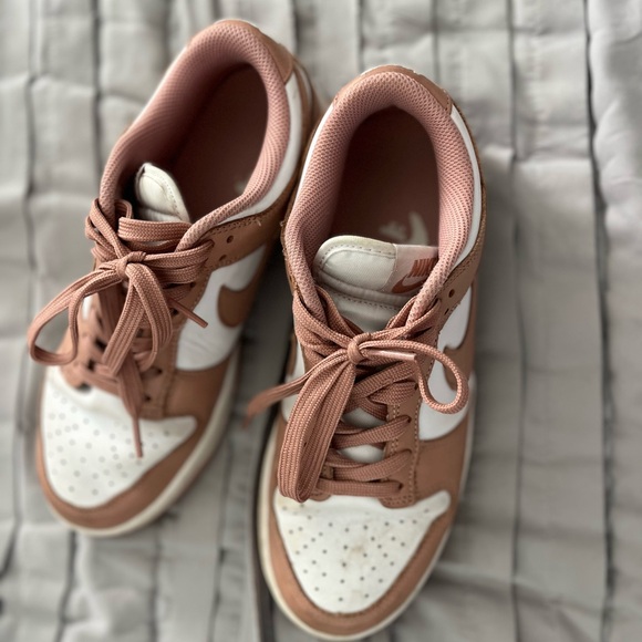 Nike Dunk Low - Picture 2 of 4